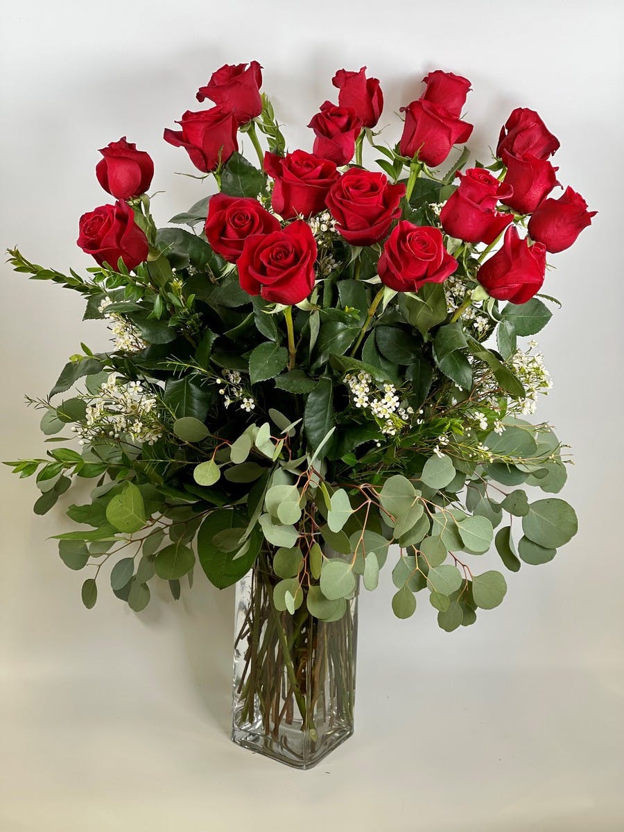 18 Long Stem Roses | Salinas (CA) Flower Delivery | Swenson & Silacci ...