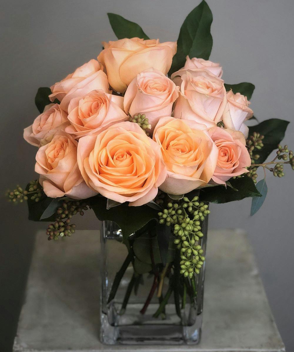 Delightful Dozen Roses Salinas (CA) Rose Delivery Swenson & Silacci